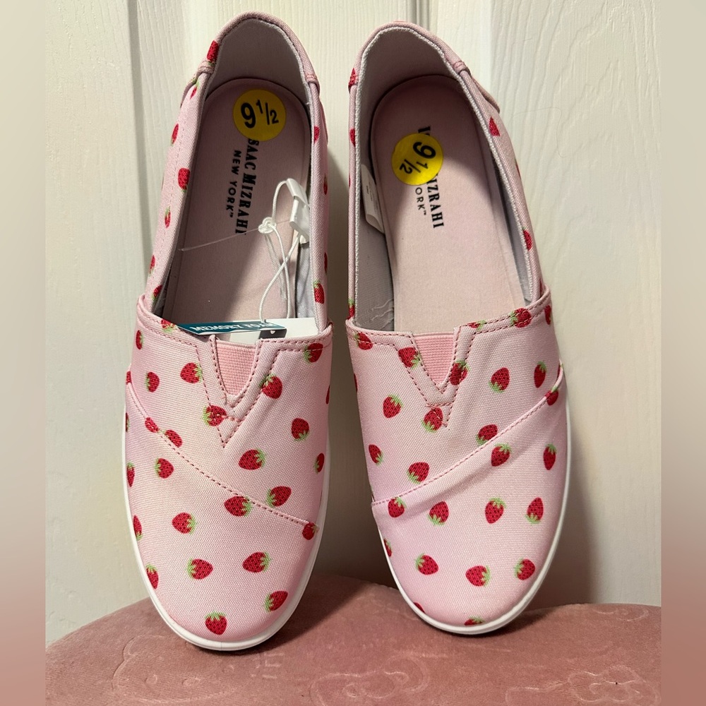 Isaac Mizrahi Women's Strawberry Flats NWT 9.5